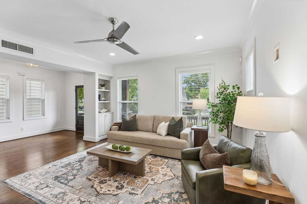 1809 Mcewen Ave - Photo 4 of 23