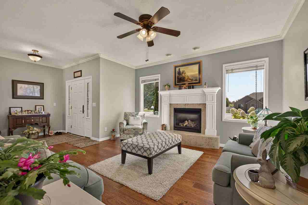 1253 Arrow Point Ln - Photo 6 of 37
