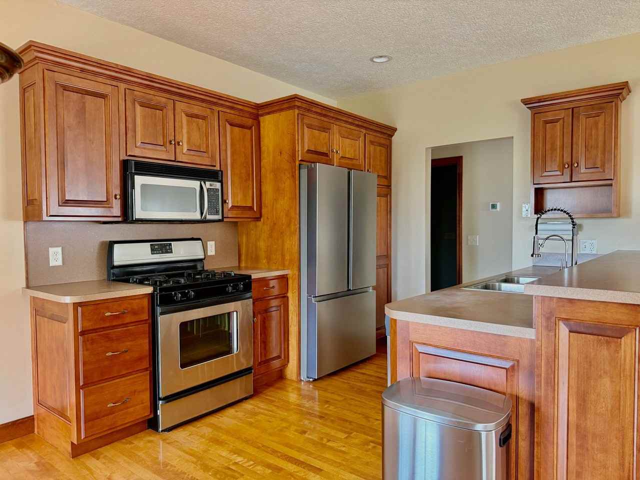 1142 Pine Bluff Dr Ne - Photo 3 of 12