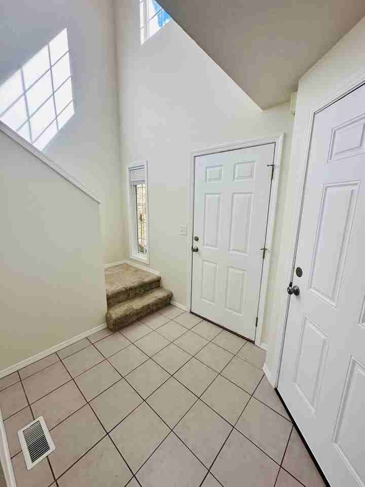 1806 Ne 154th St - Photo 5 of 27