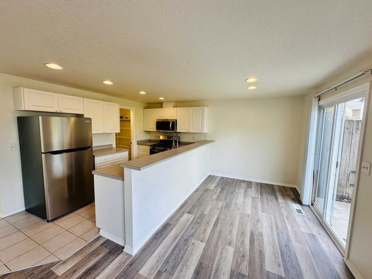 1806 Ne 154th St - Photo 7 of 27
