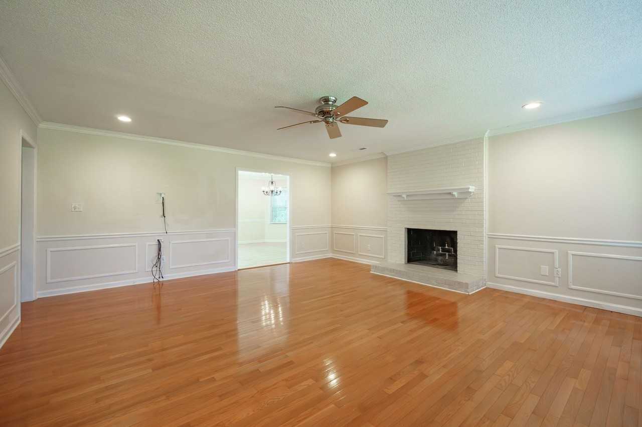 5142 Blackberry Ln - Photo 2 of 24