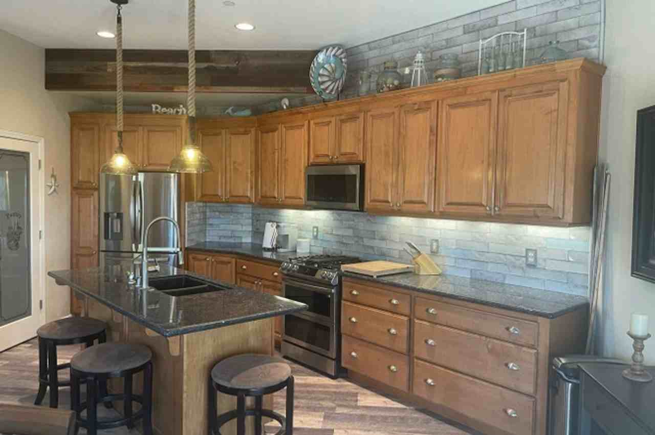 1864 Taylor Rd - Photo 4 of 25