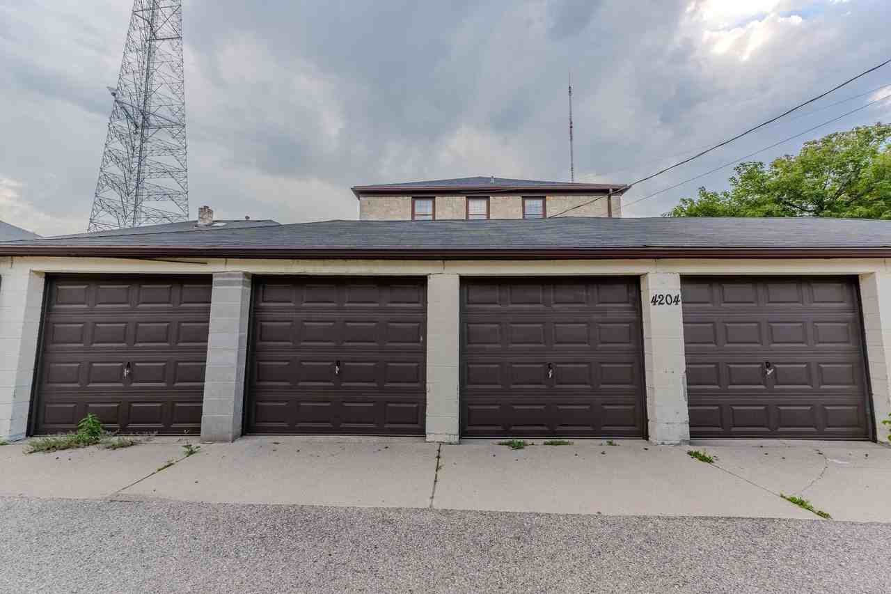 4204 N Olsen Ave - Photo 3 of 4