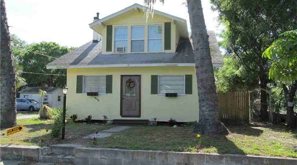 410 28th St W #B - Photo 2 of 19