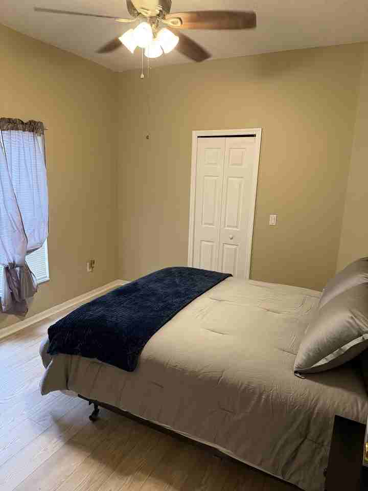 2802 Ne 24th Pl #NA - Photo 2 of 2