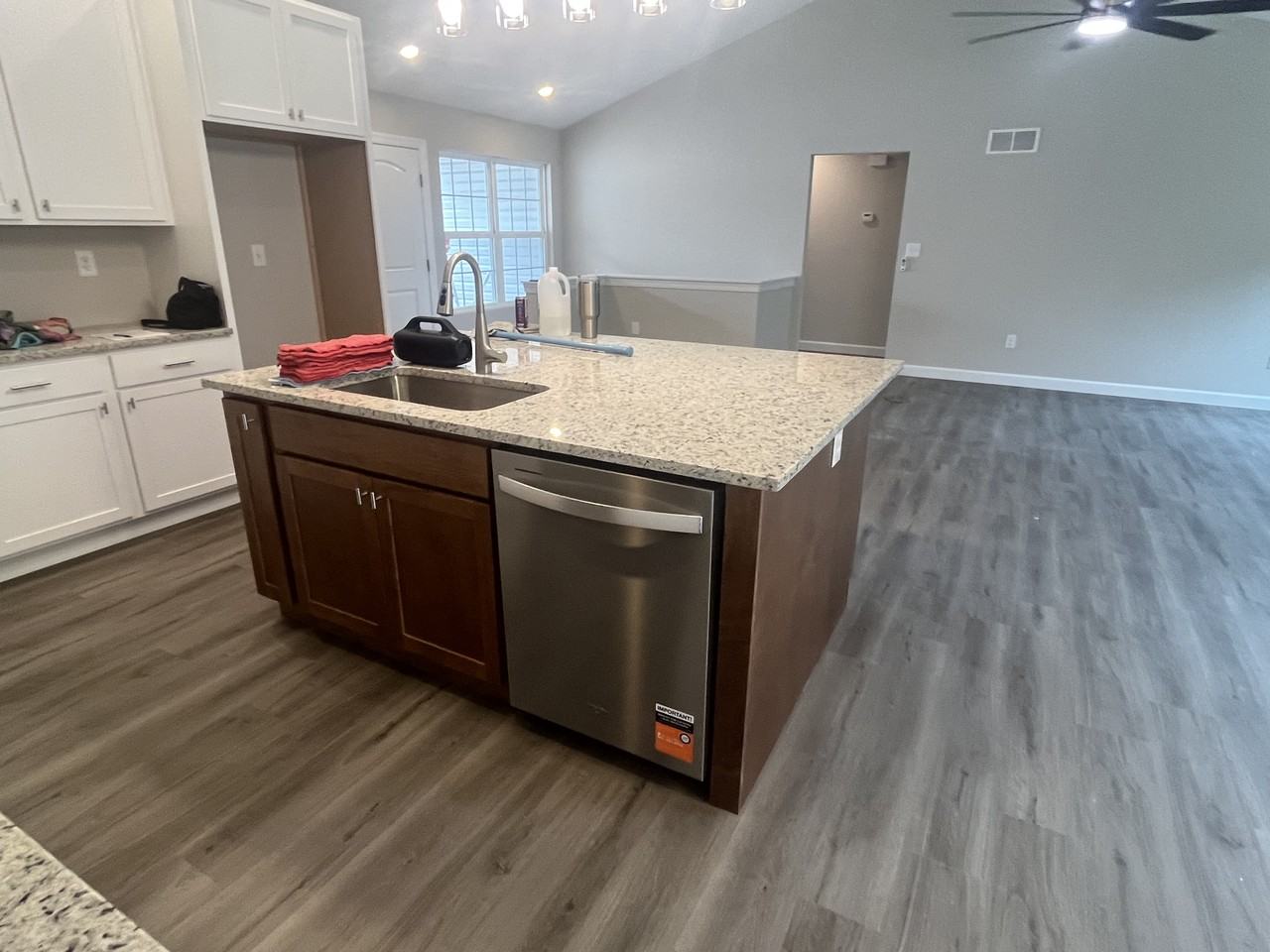 10712 Trenton Lane - Photo 7 of 33