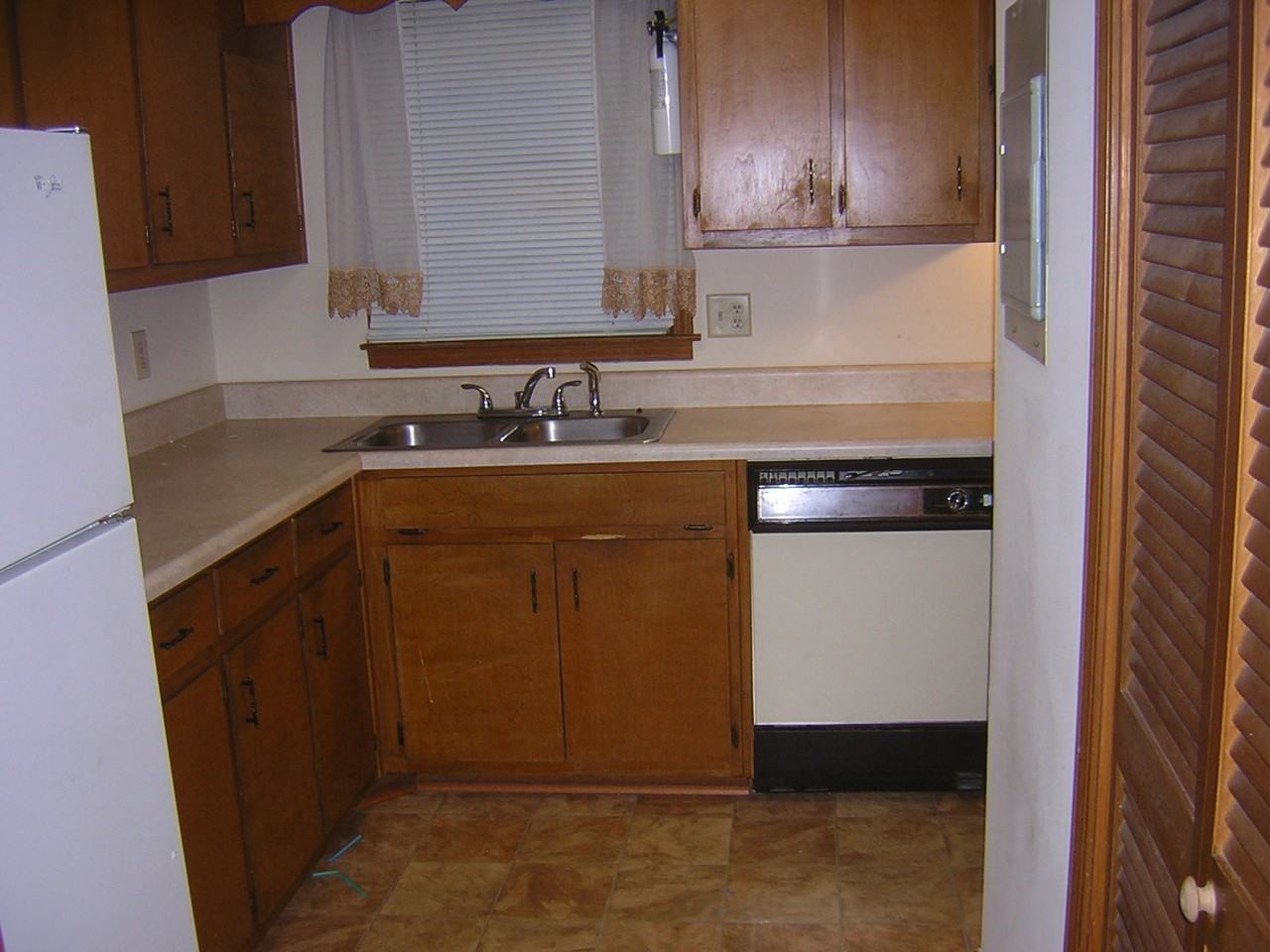 2110 Kings Gate Cir #B - Photo 5 of 21