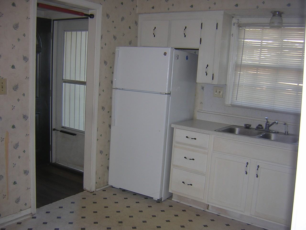 2110 Kings Gate Cir #B - Photo 6 of 21