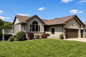 featured image of 209 E Larkspur Ln