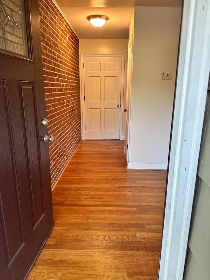 201 Junaluska Ave - Photo 2 of 20