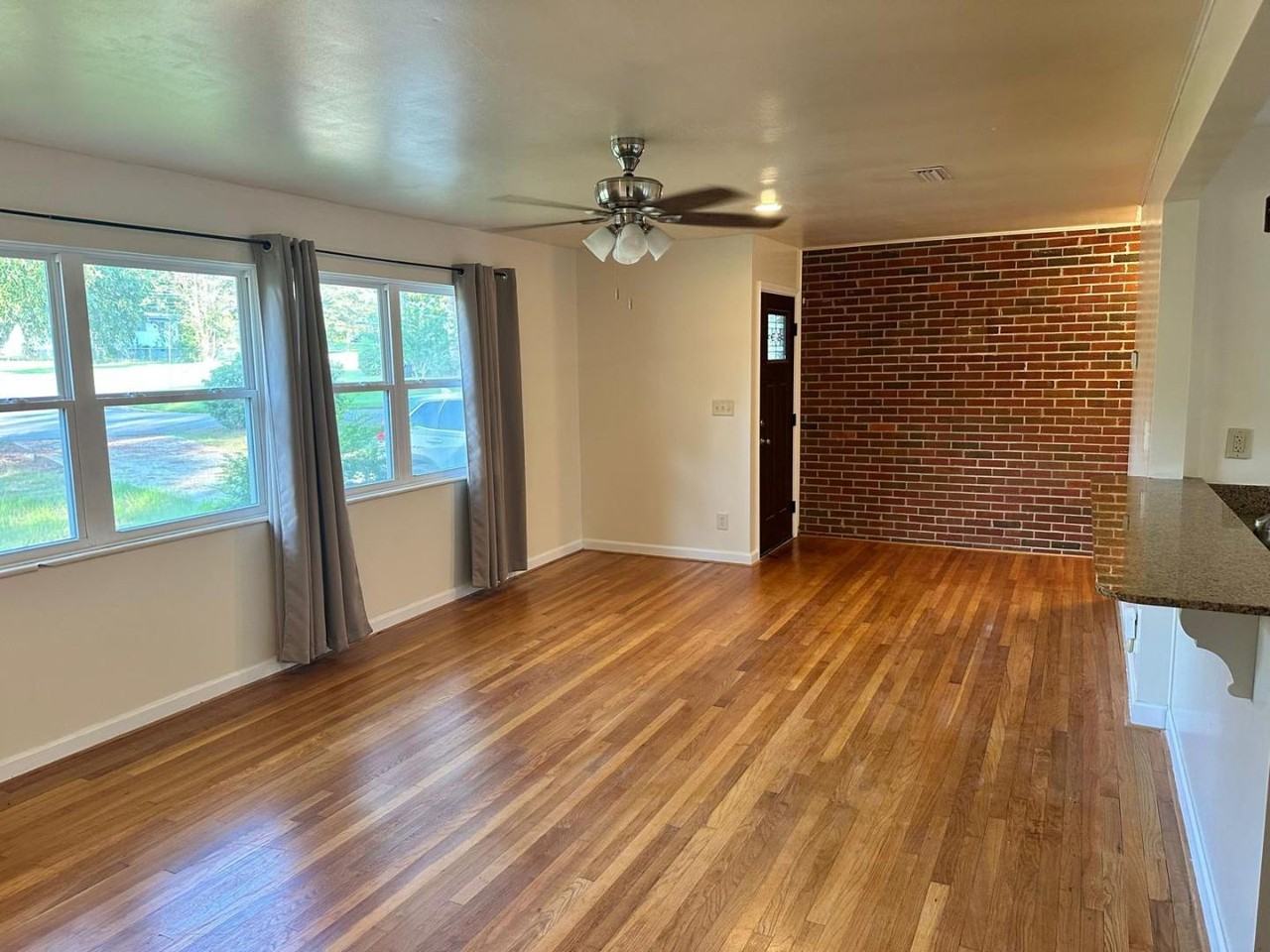 201 Junaluska Ave - Photo 3 of 20