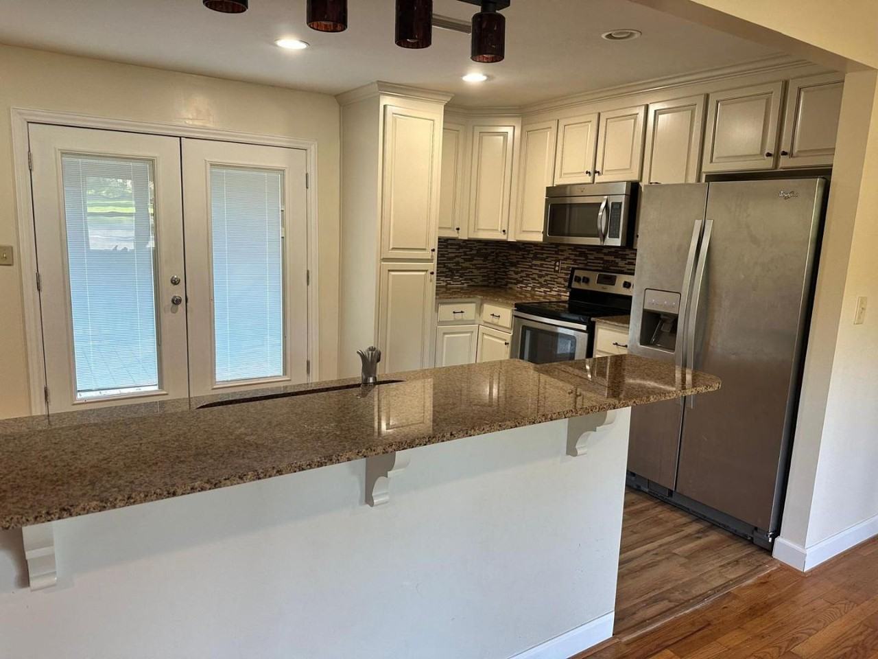 201 Junaluska Ave - Photo 6 of 20