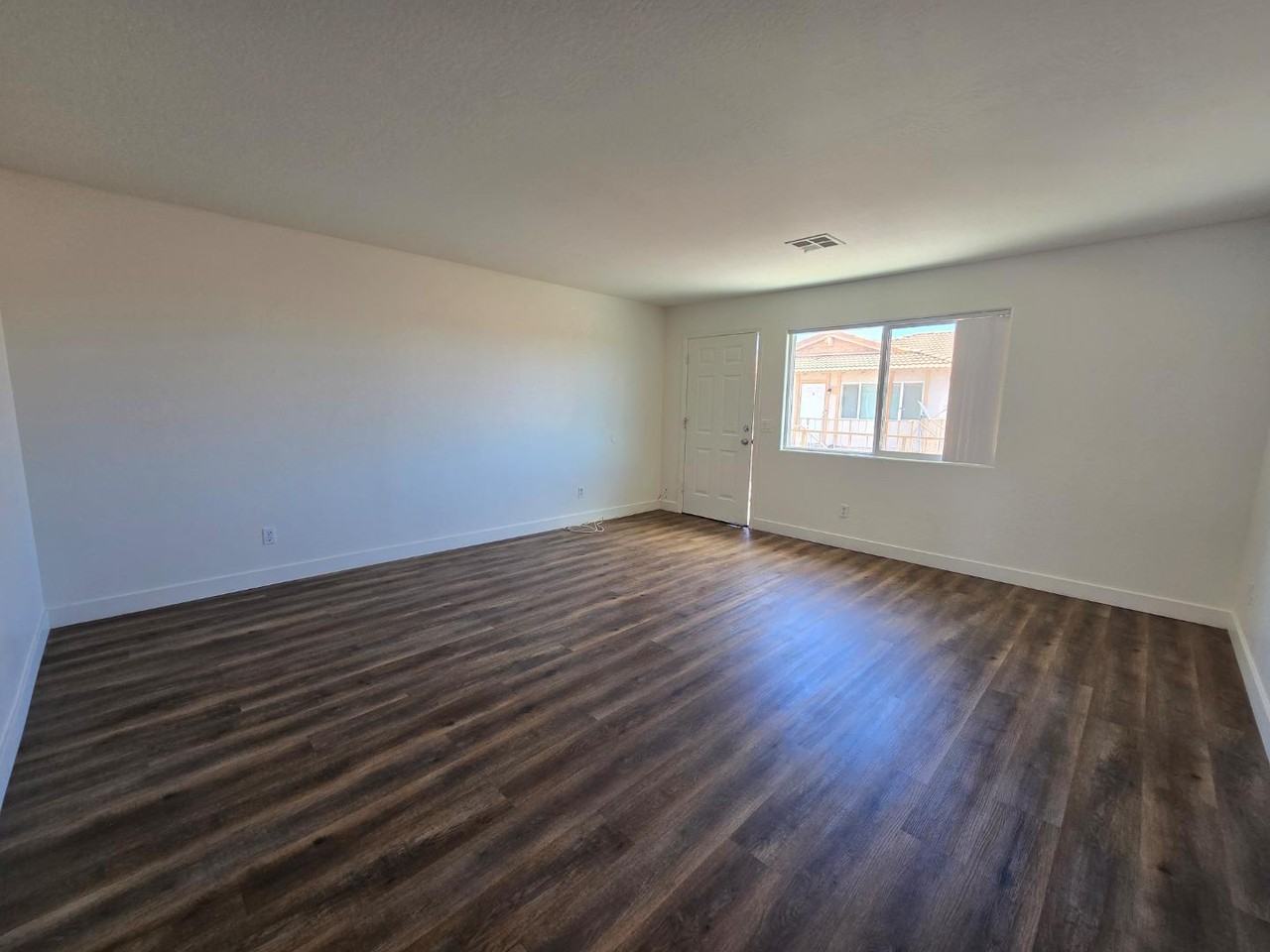 4429 N 53rd Ln - Photo 7 of 22
