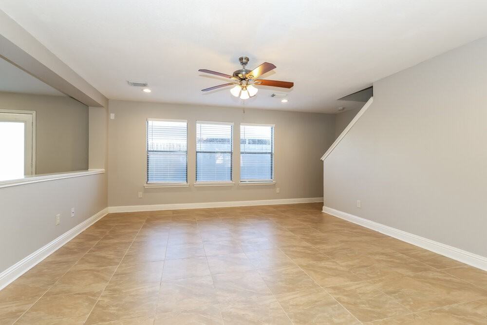 29623 Legends Bluff Dr - Photo 4 of 17