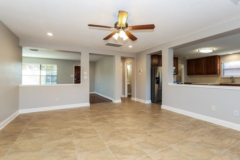 29623 Legends Bluff Dr - Photo 5 of 17