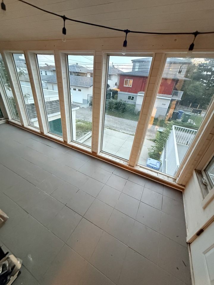 1501A Child Avenue Northeast - Photo 4 of 16