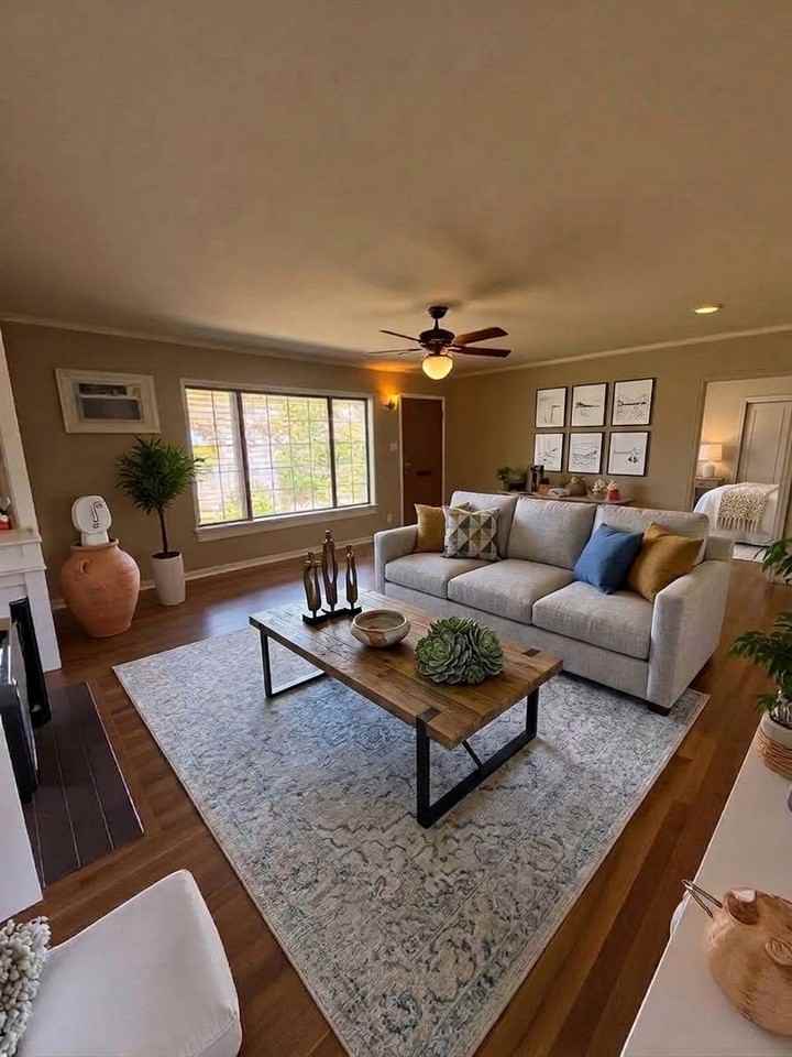 2450 Ione St - Photo 5 of 11
