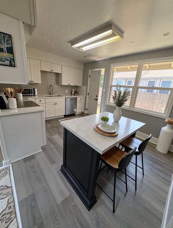 2450 Ione St - Photo 3 of 11