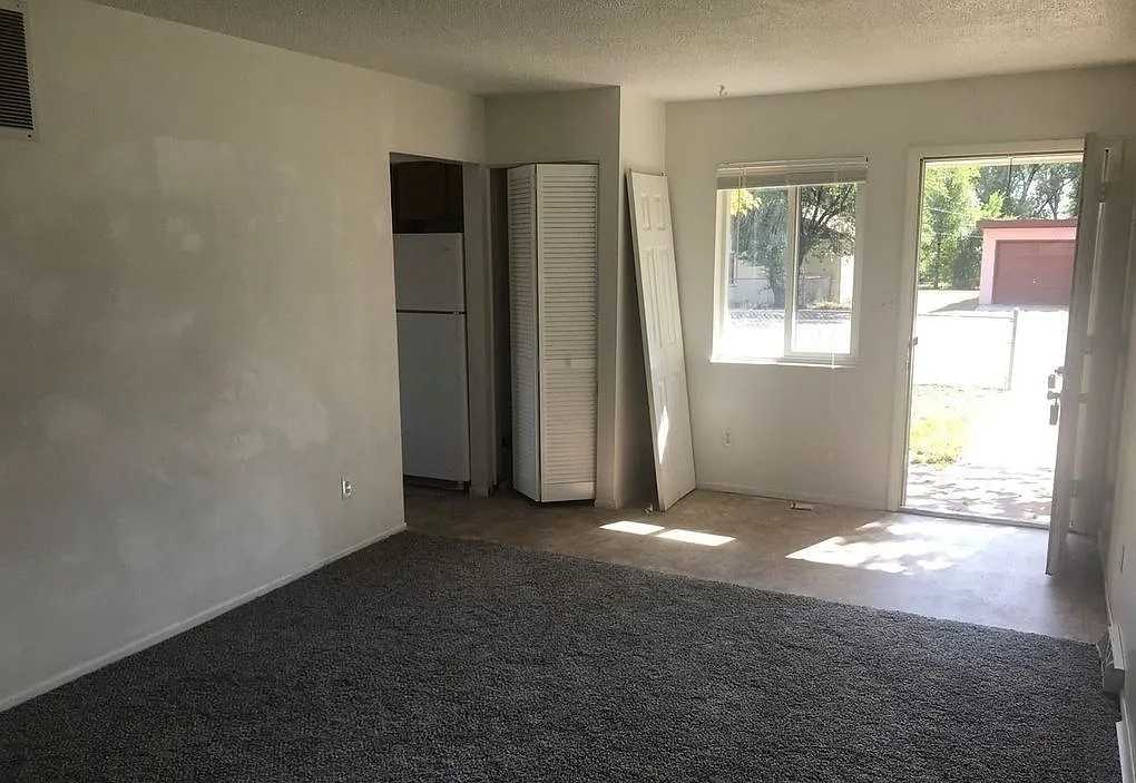 1233 - 1235 32nd Street - 1233 #1233 - Photo 3 of 8