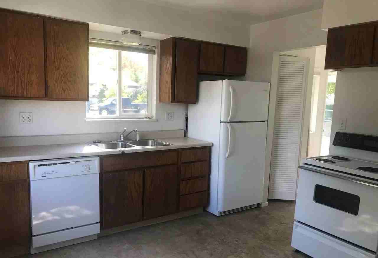 1233 - 1235 32nd Street - 1233 #1233 - Photo 4 of 8