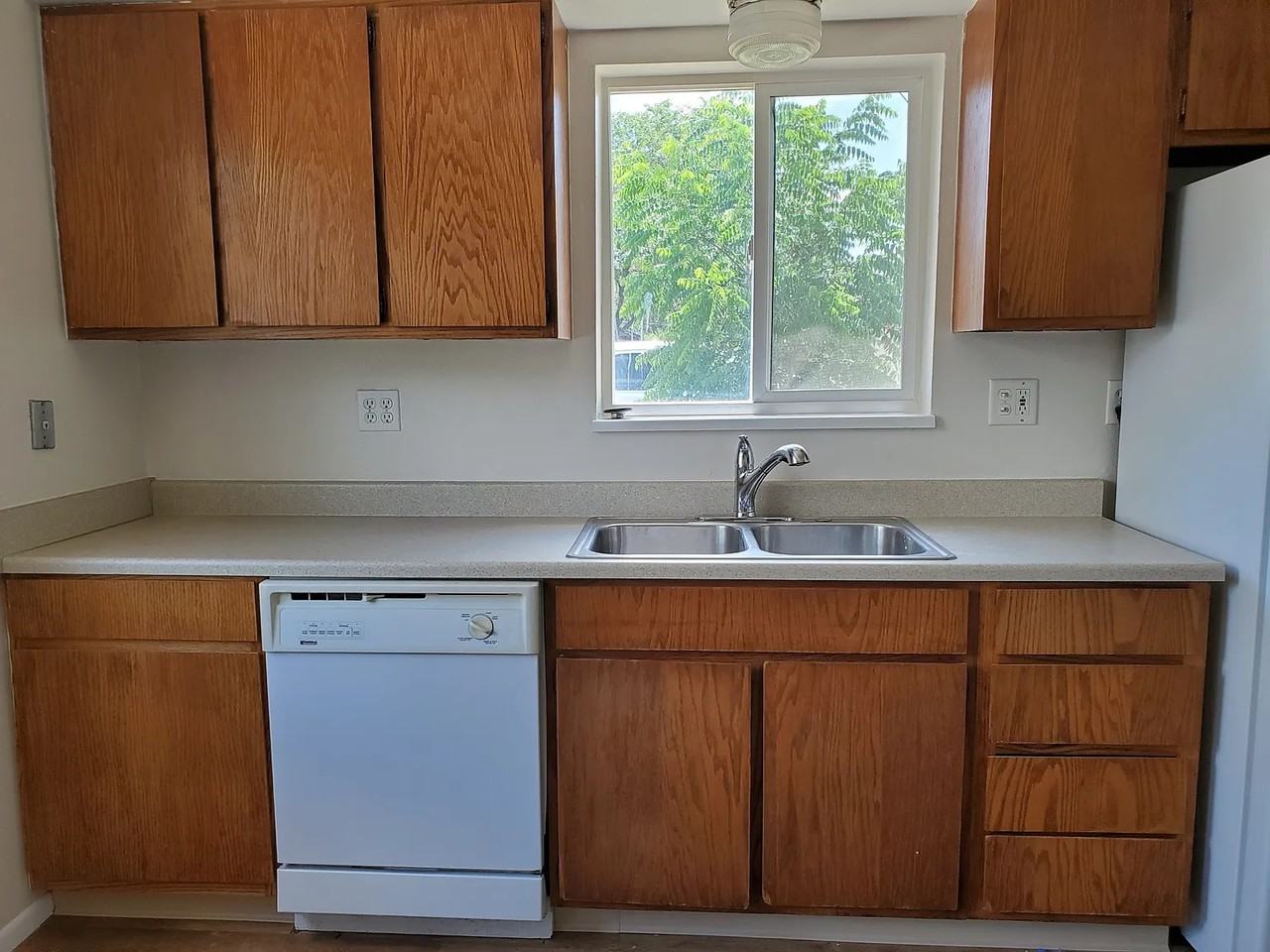 1233 - 1235 32nd Street - 1233 #1233 - Photo 5 of 8