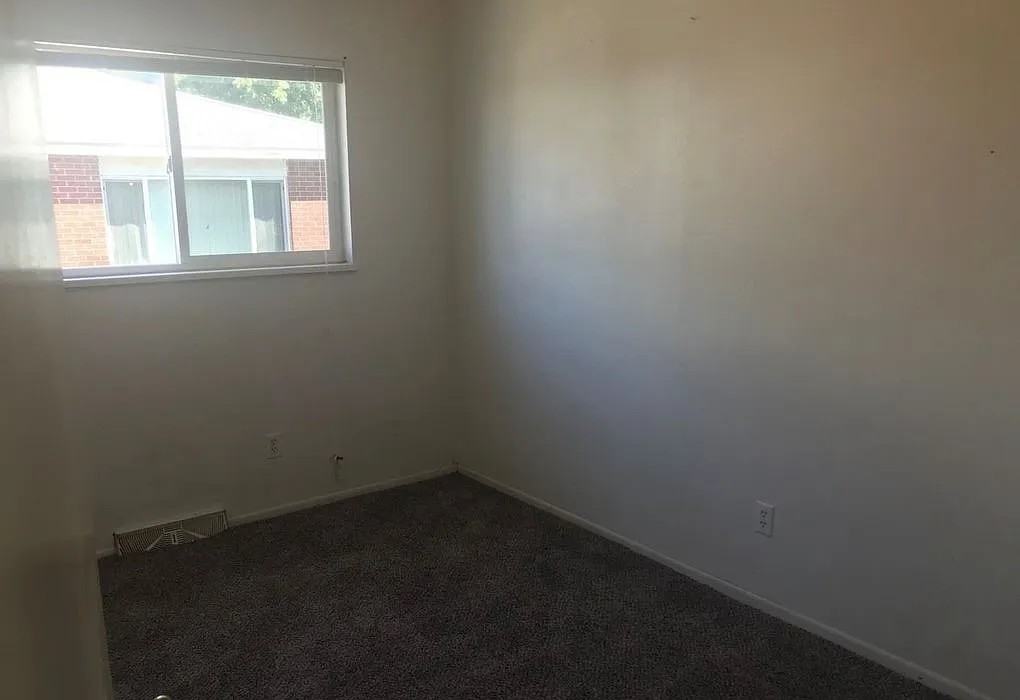 1233 - 1235 32nd Street - 1233 #1233 - Photo 6 of 8