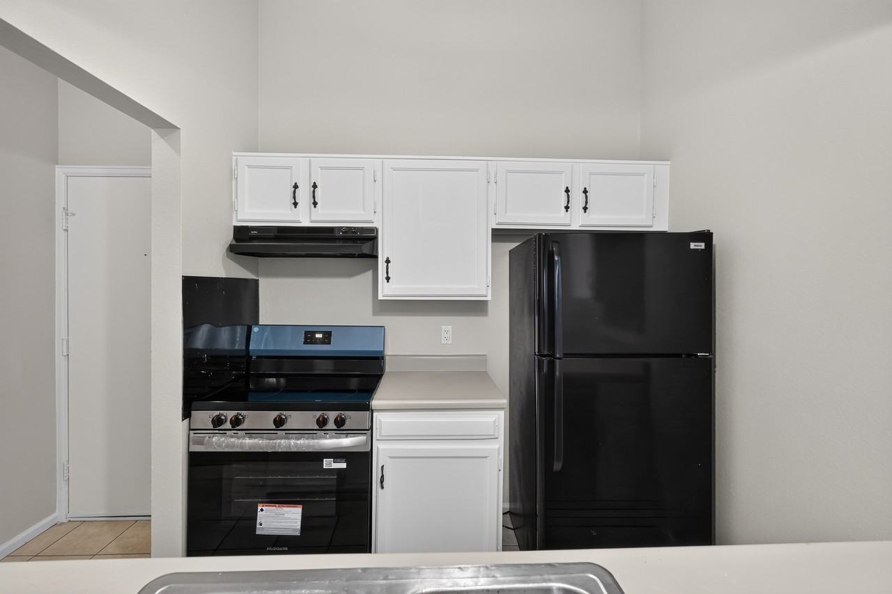 16153 East Alaska Place - 13Apt 13 #13 - Photo 4 of 34