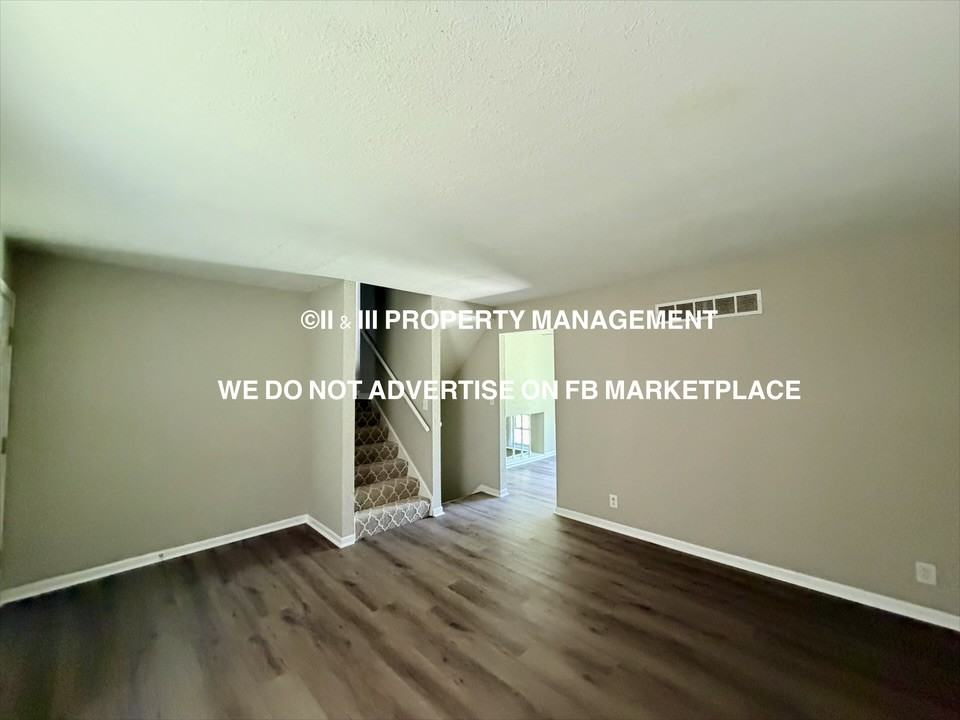 6125 Newton St #1 - Photo 4 of 29