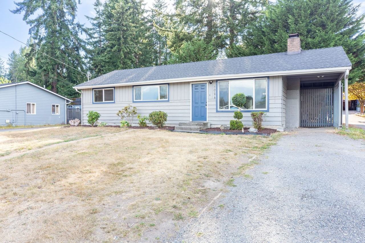 8024 Florida Dr - Photo 2 of 30