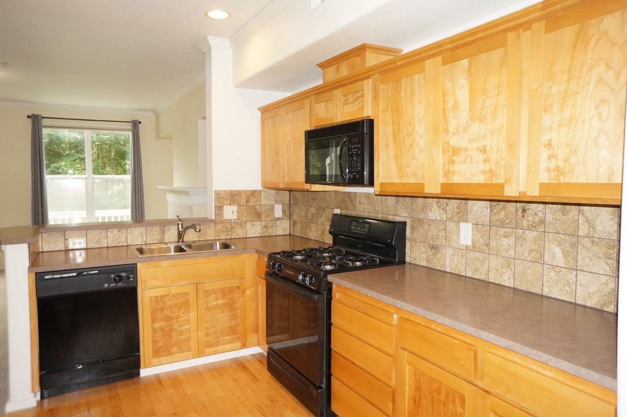 2738 Nw Kennedy Ct - Photo 6 of 36