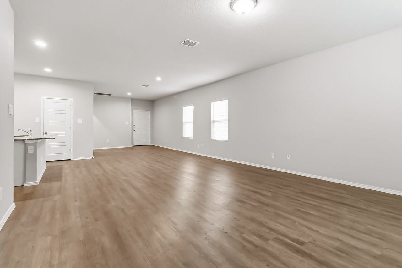 7314 Marina Del Rey - Photo 6 of 28