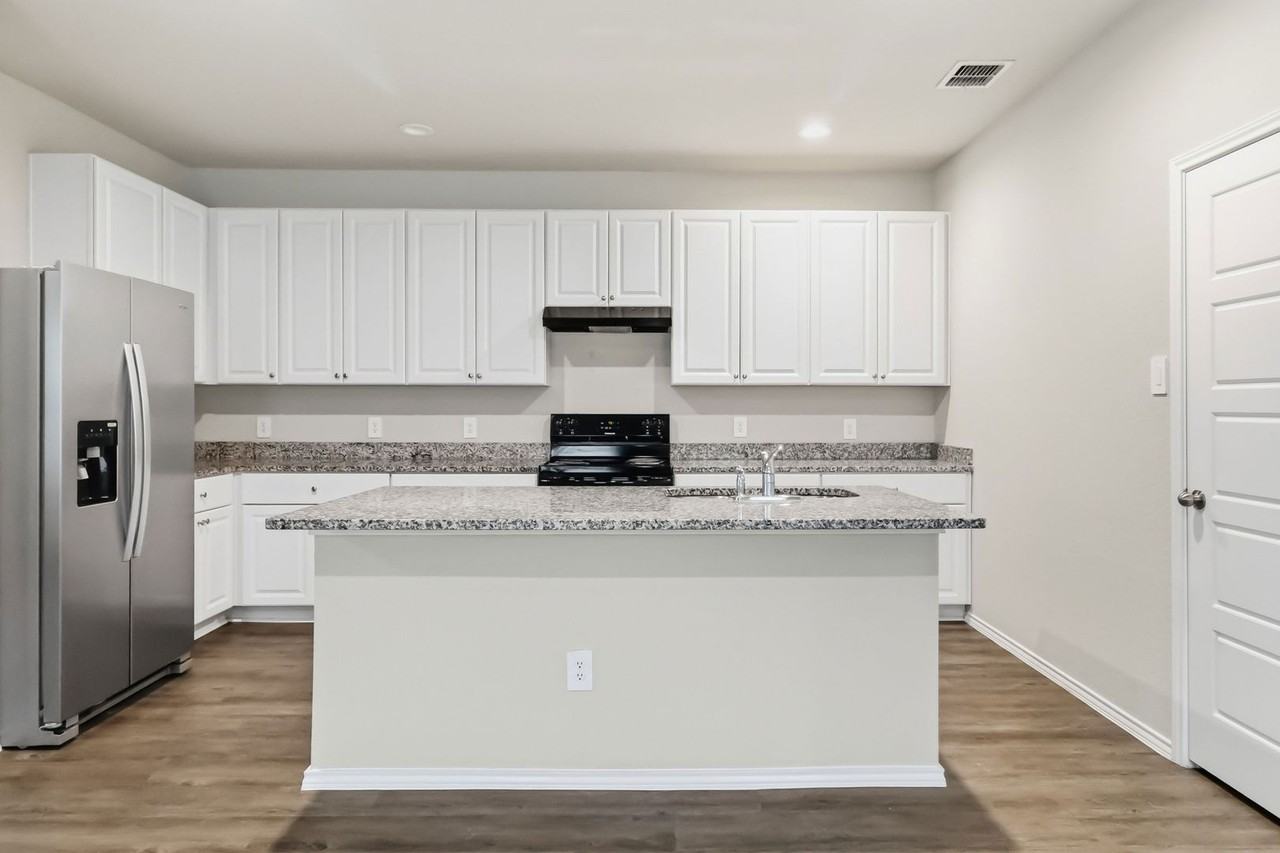 7314 Marina Del Rey - Photo 7 of 28