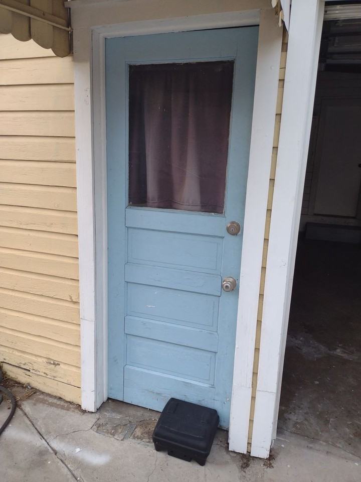 320 S 4th St - Photo 2 of 16