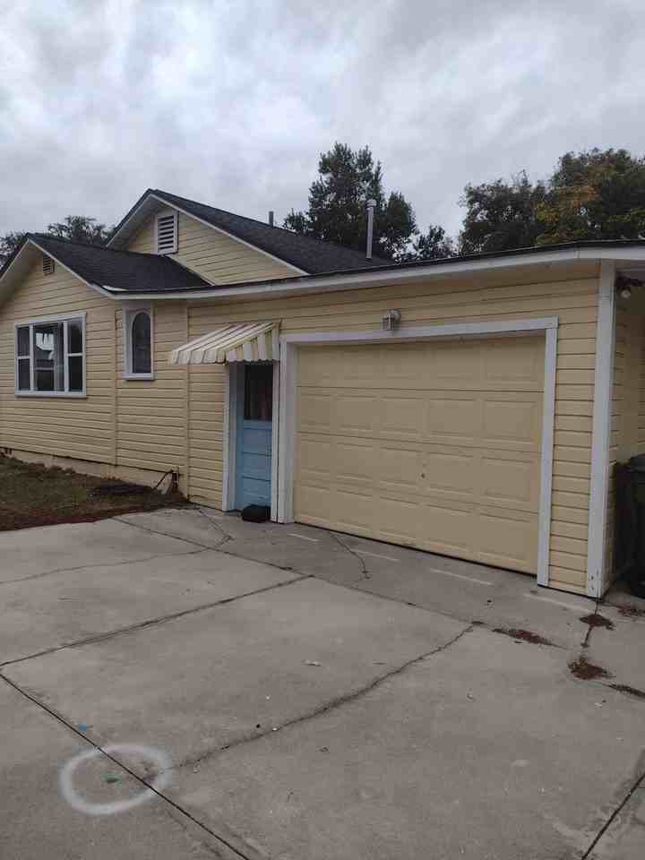 320 S 4th St - Photo 3 of 16