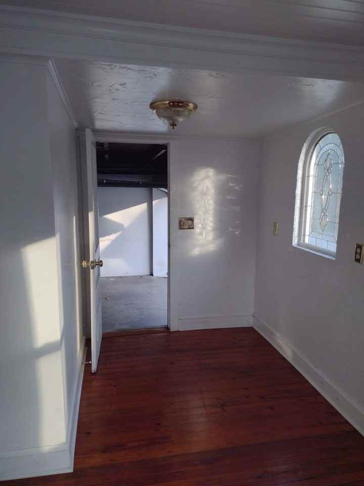 320 S 4th St - Photo 7 of 16