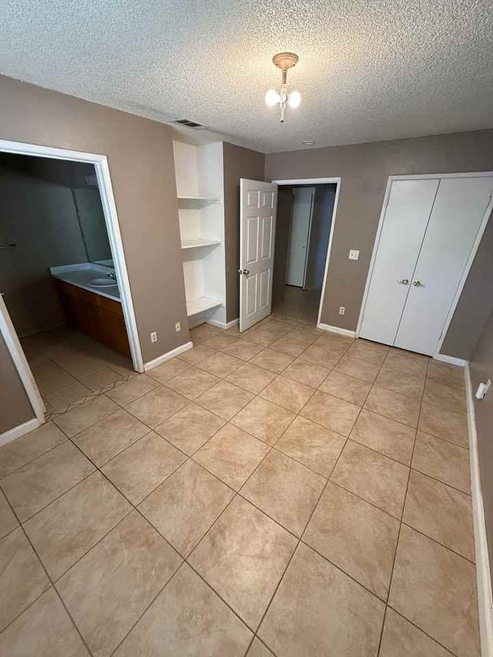 2800 2800 Godford Rd. A - Photo 5 of 16