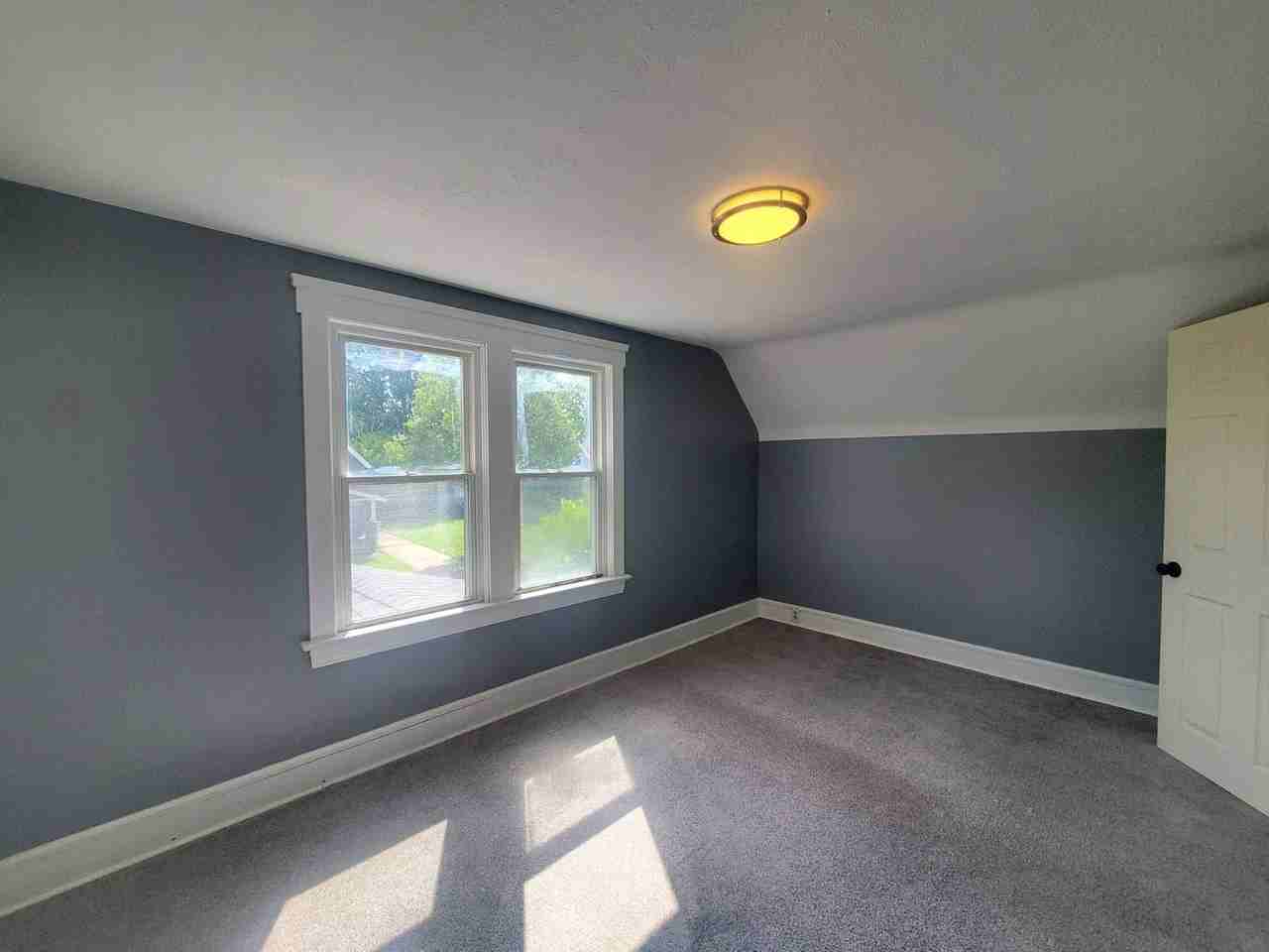 3118 W 97th St - Photo 2 of 24