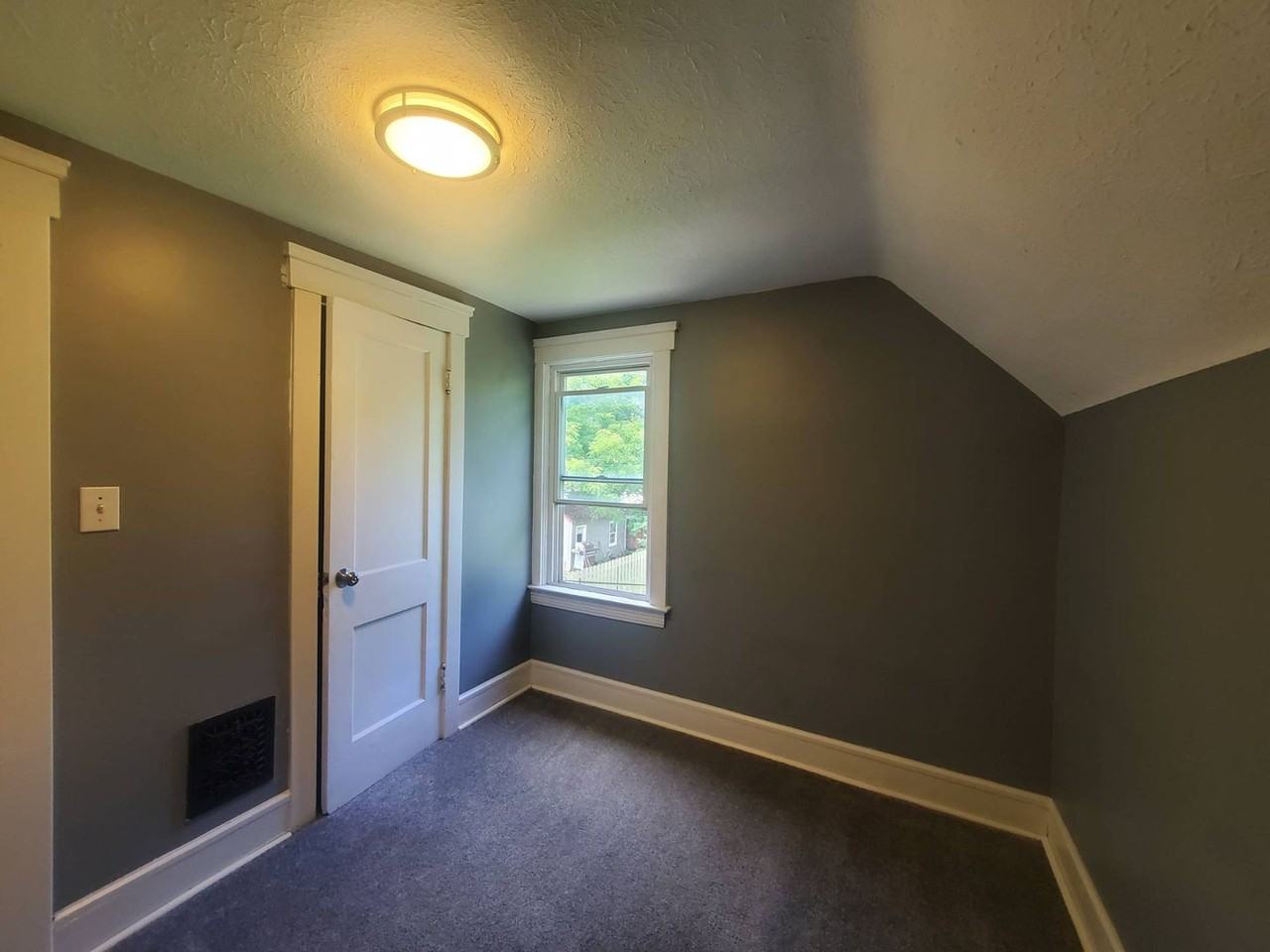 3118 W 97th St - Photo 6 of 24