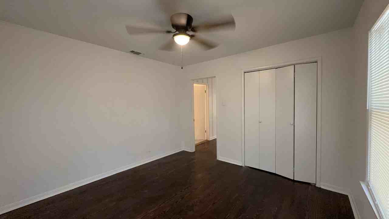1743 E Crockett St - Photo 7 of 12