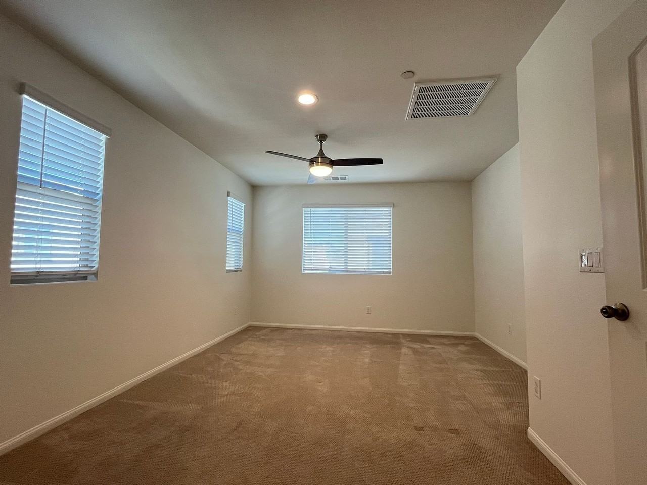 2327 Verano Way - Photo 4 of 30