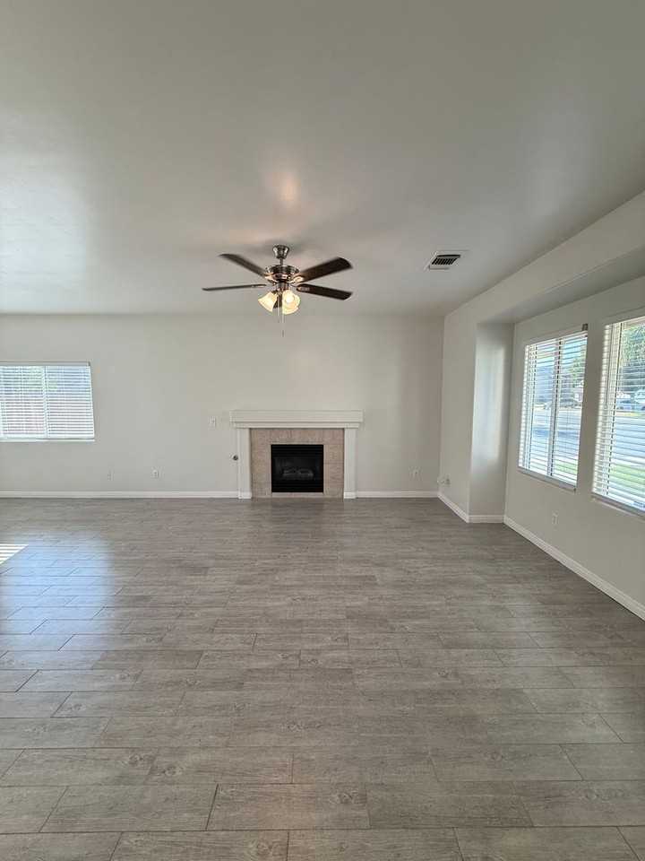 3023 Boulder Ridge Ln - Photo 4 of 24