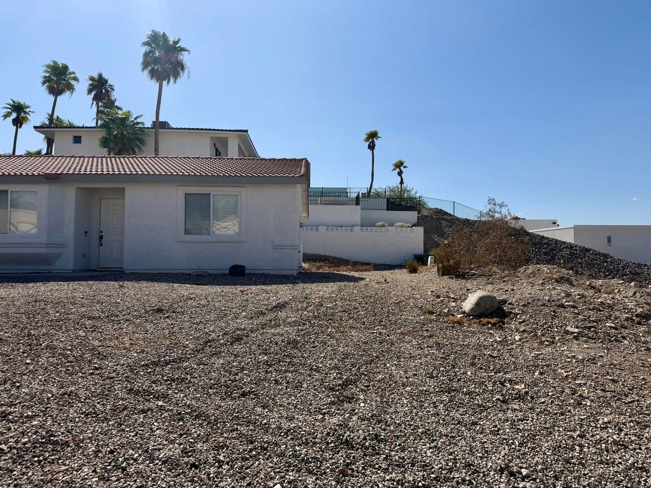 2444 Beverly Glen Dr - Photo 4 of 18