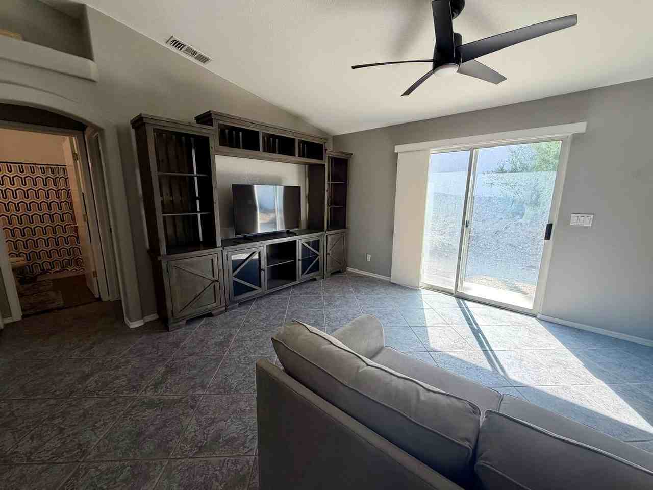 2444 Beverly Glen Dr - Photo 7 of 18