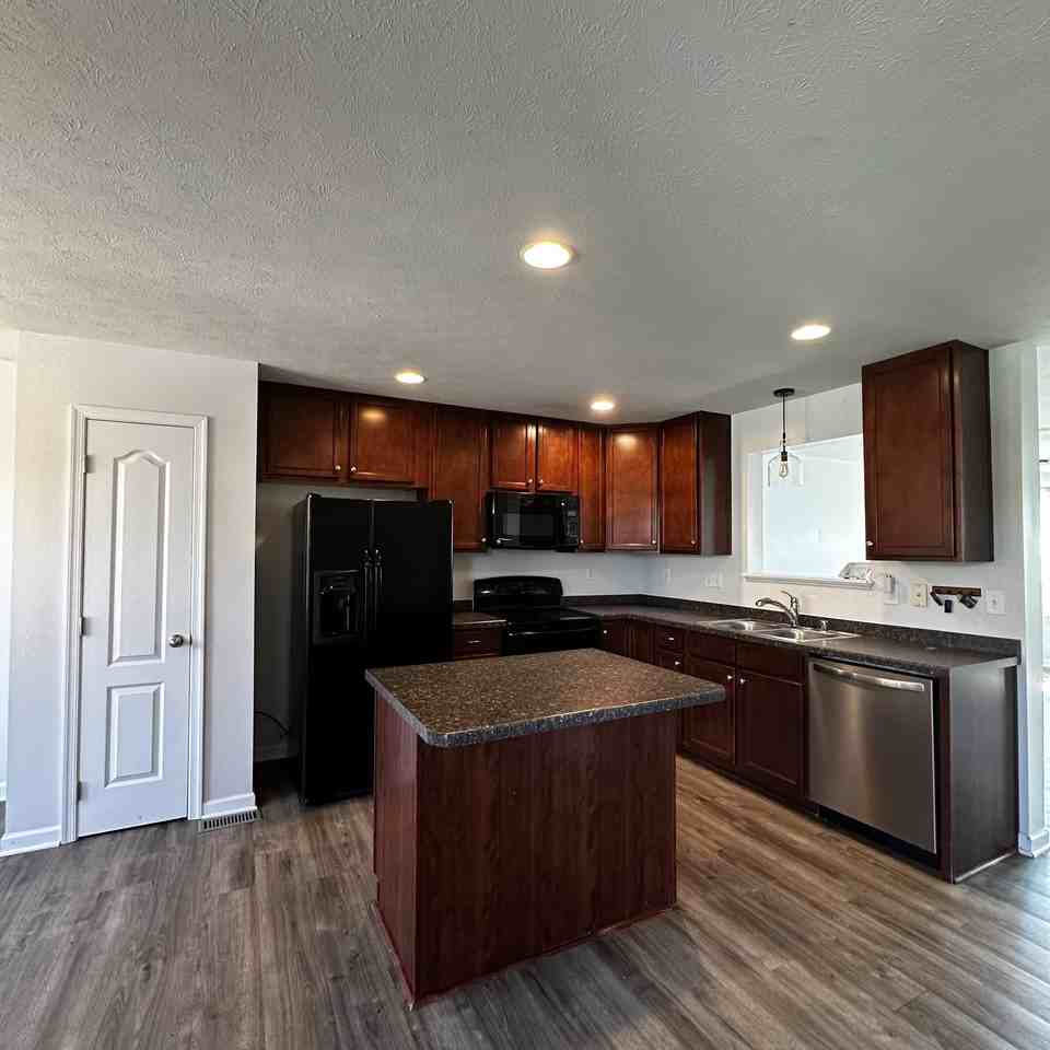 172 Birds Eye View Dr #1 - Photo 2 of 24