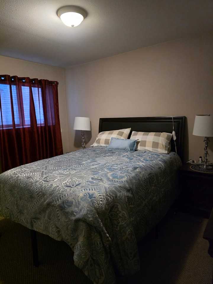 2078 Berkshire Crescent - Photo 7 of 12