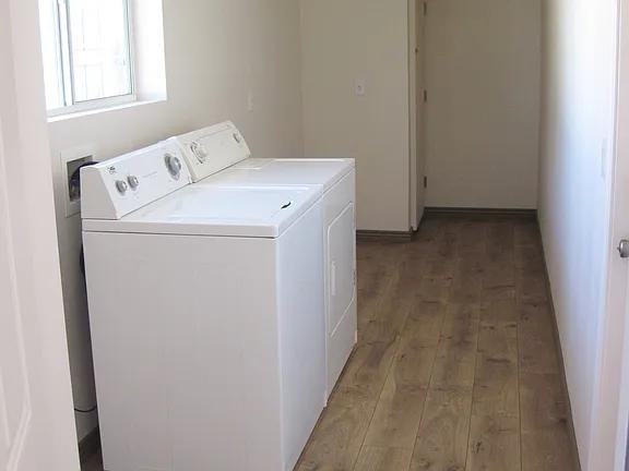 157 S 8th Pl - Photo 4 of 4