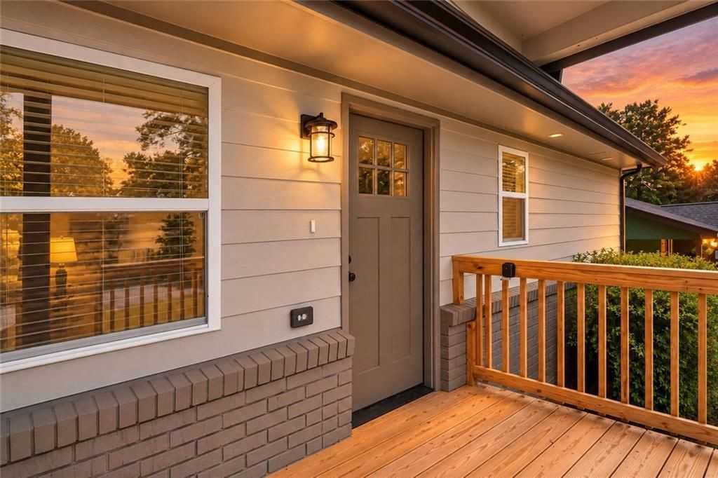 1639 Bridgeport Dr Nw - Photo 3 of 28