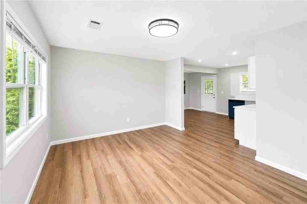 1639 Bridgeport Dr Nw - Photo 6 of 28