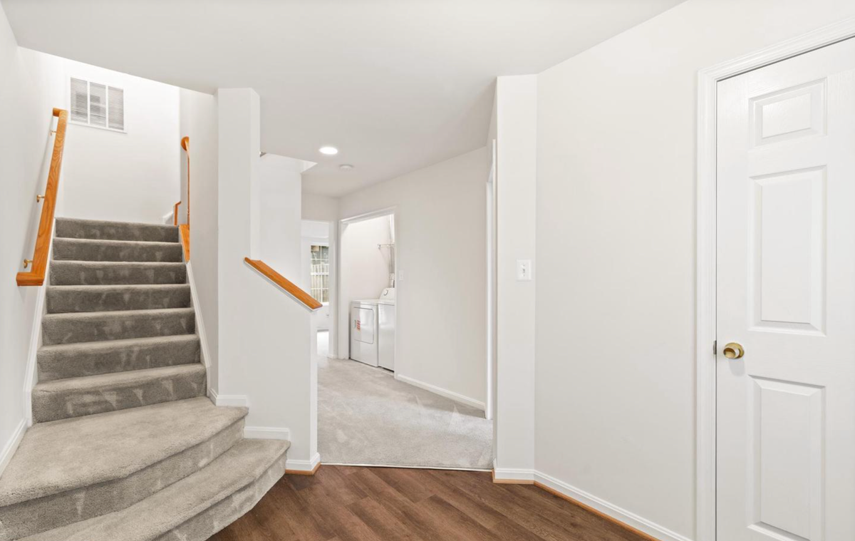 293 Kirby St - Photo 2 of 23